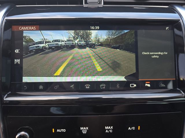 Used 2020 Land Rover Discovery Sport SE AWD/4WD image 26