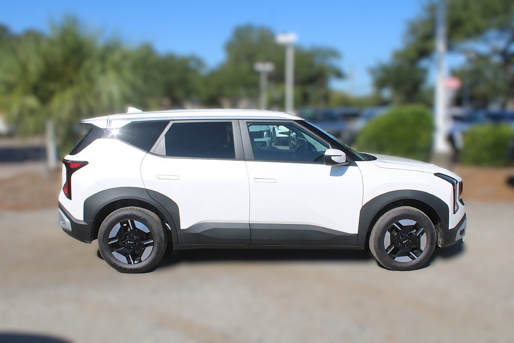 New 2027 Kia Seltos LX FWD image 5
