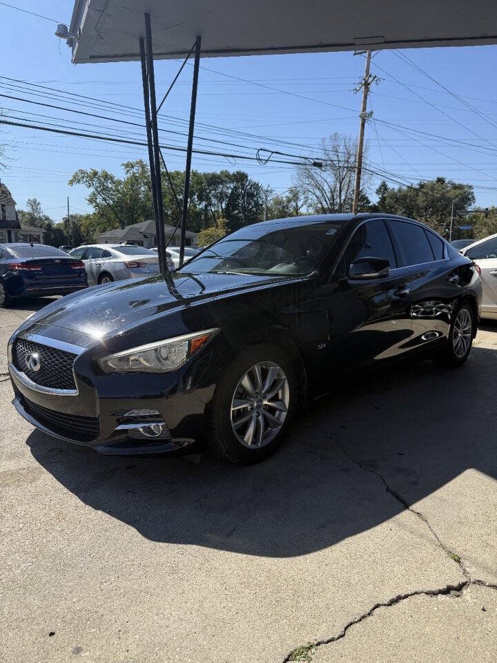 Used 2016 INFINITI Q50 3.0t Premium w/ 3.0T Premium Plus Package RWD image 1