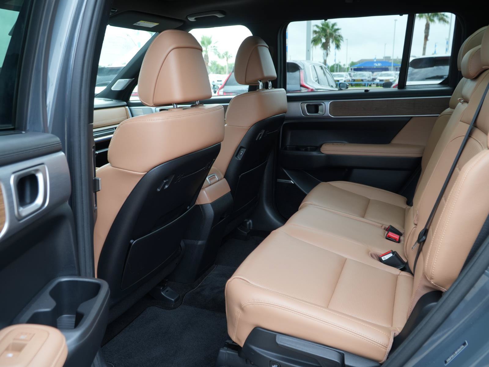 Used 2024 Hyundai Santa Fe Limited FWD image 19