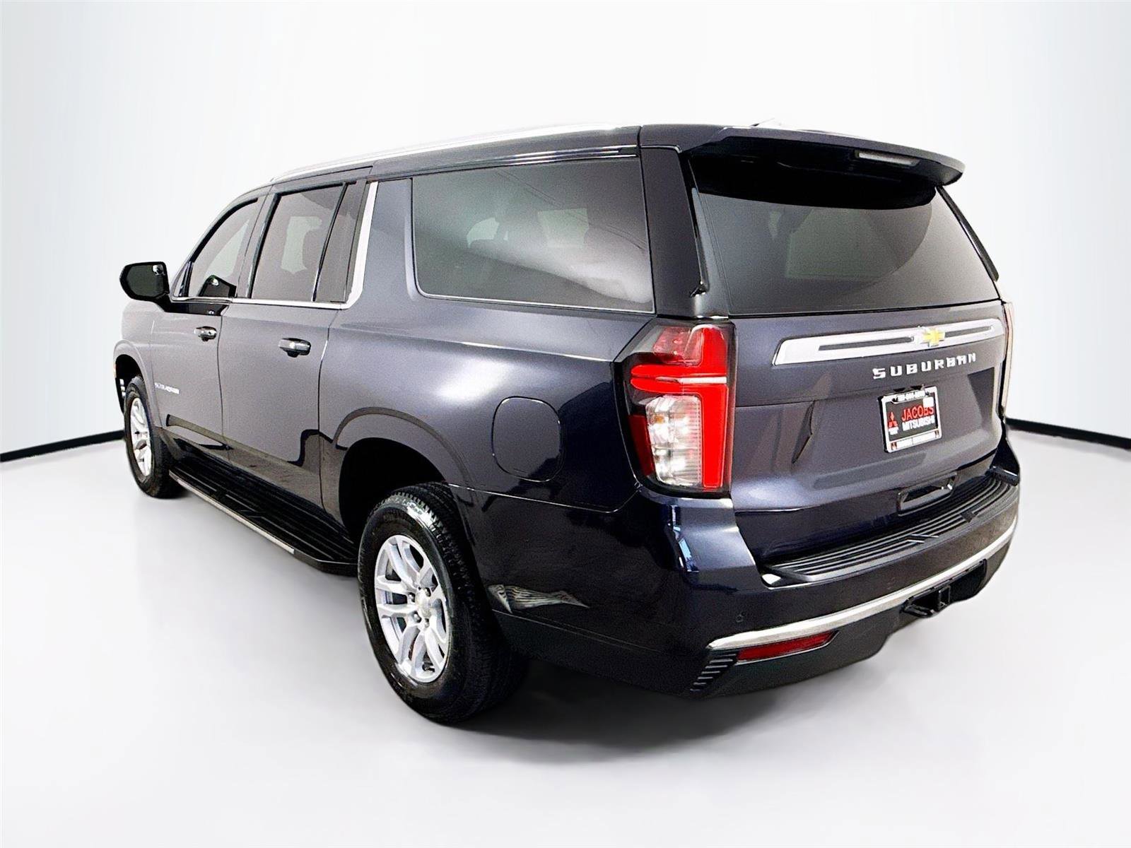 Used 2023 Chevrolet Suburban LS image 27