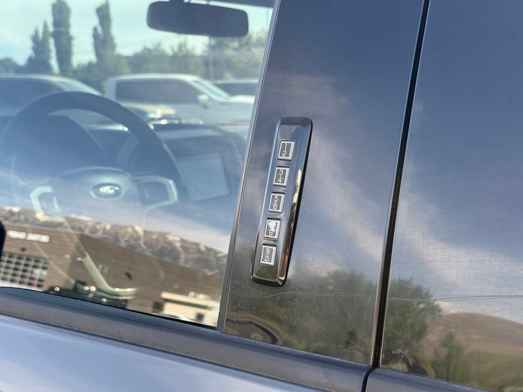 Used 2018 Ford F150 Lariat w/ Equipment Group 502A Luxury AWD/4WD image 19