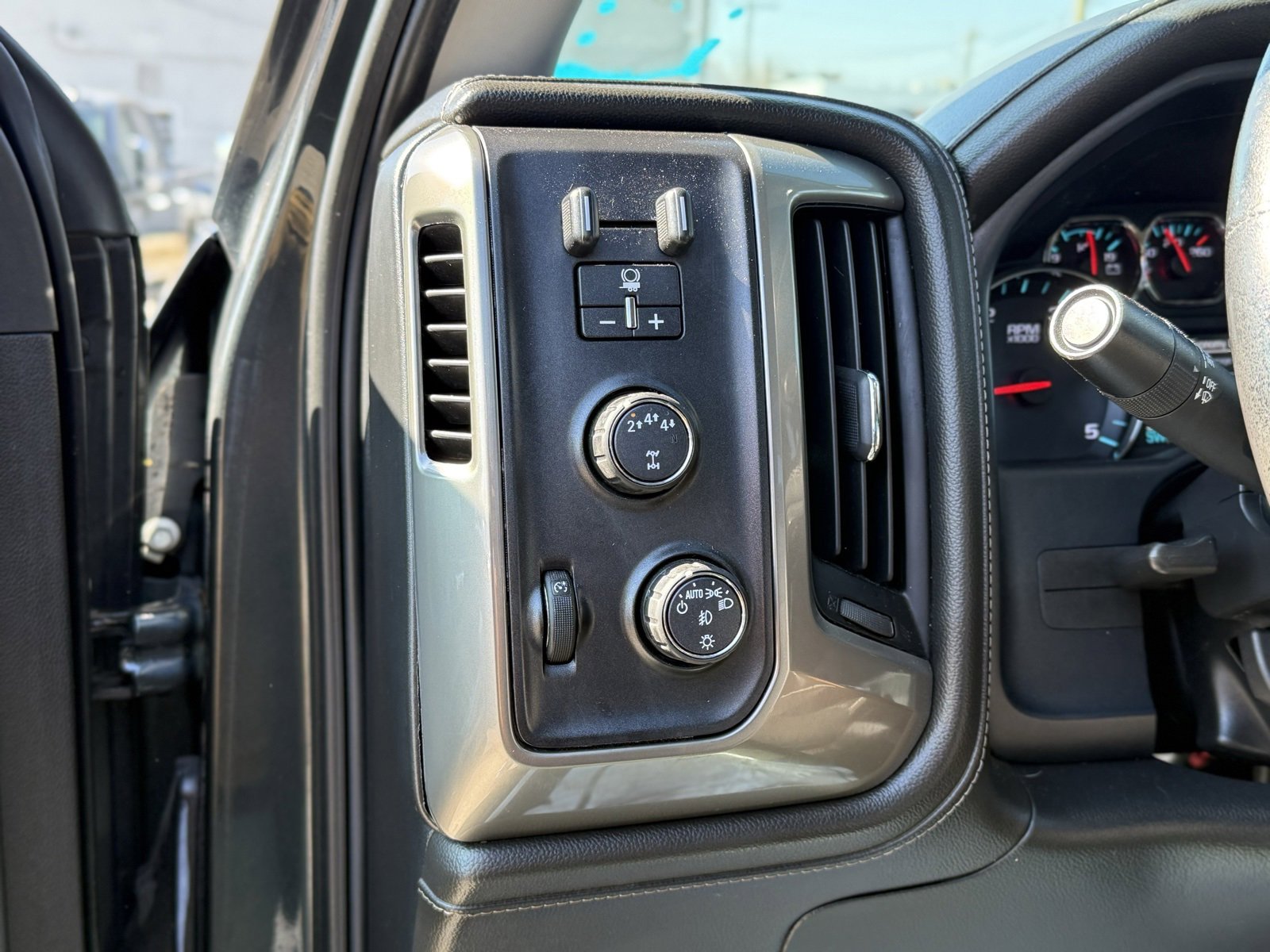 Used 2019 Chevrolet Silverado 2500 High Country w/ Duramax Plus Package image 30