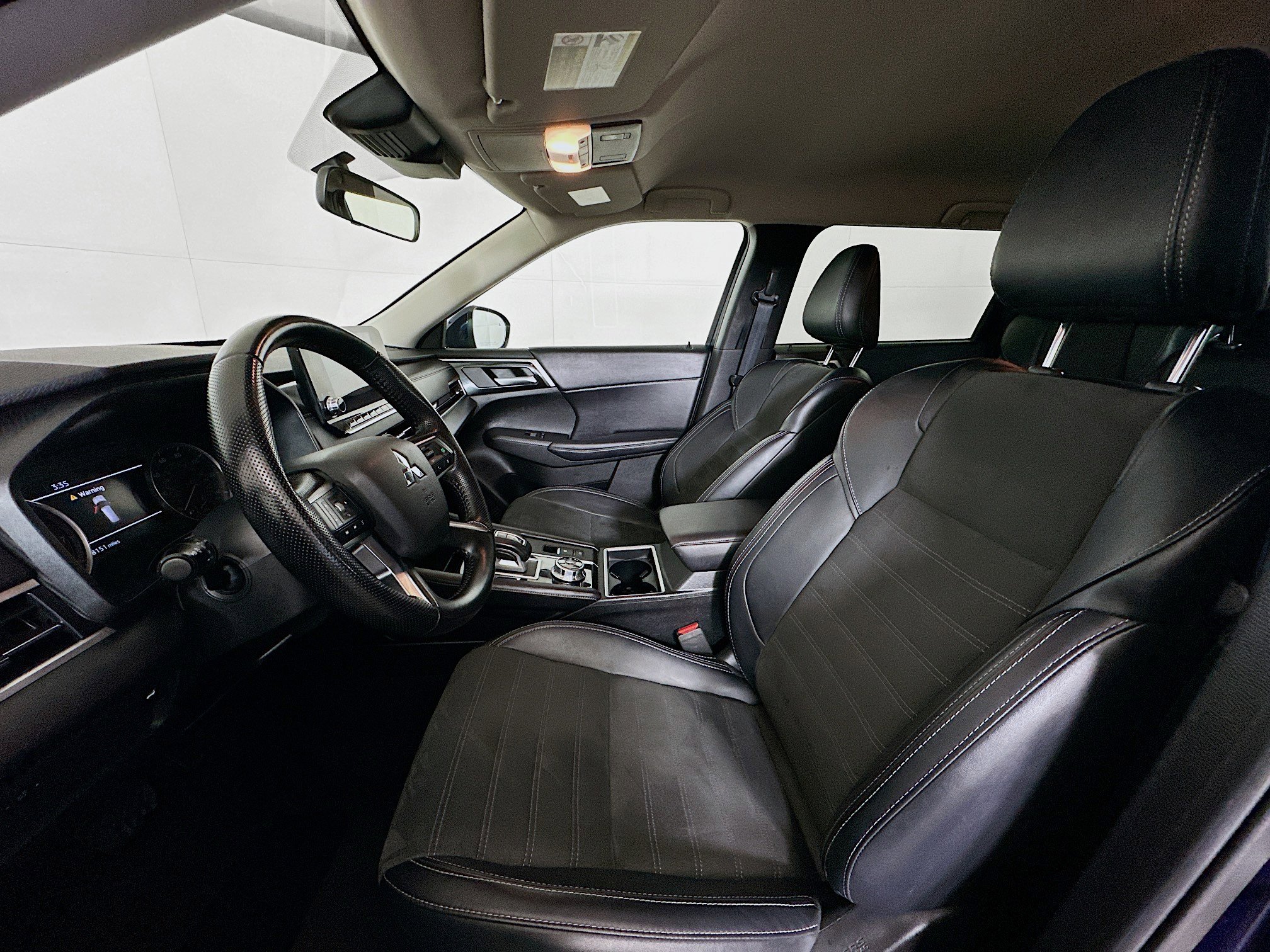 Used 2024 Mitsubishi Outlander SE image 13