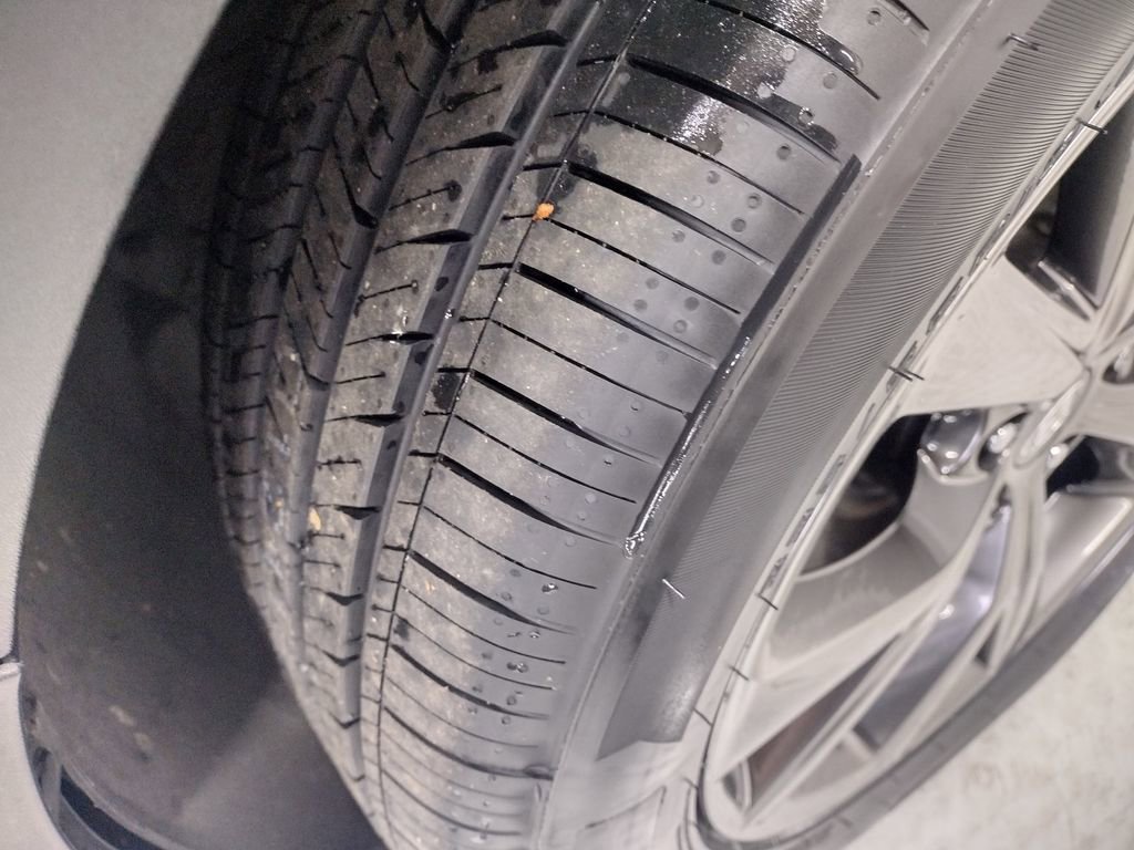 Used 2018 Hyundai Santa Fe Sport w/ 2.0T Ultimate Tech Package 05 FWD image 6