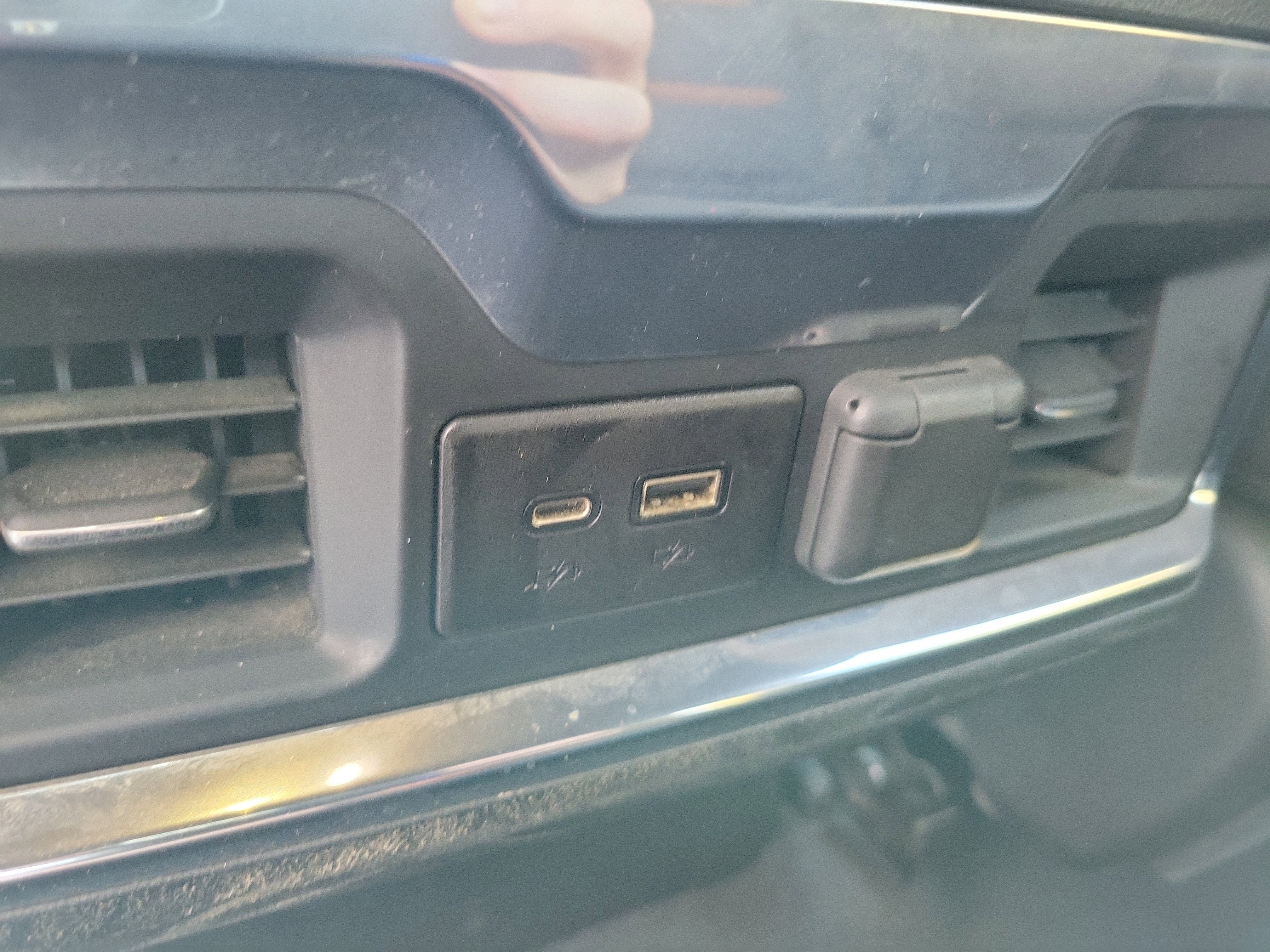 Used 2022 GMC Sierra 1500 AT4 w/ AT4 Premium Package image 13