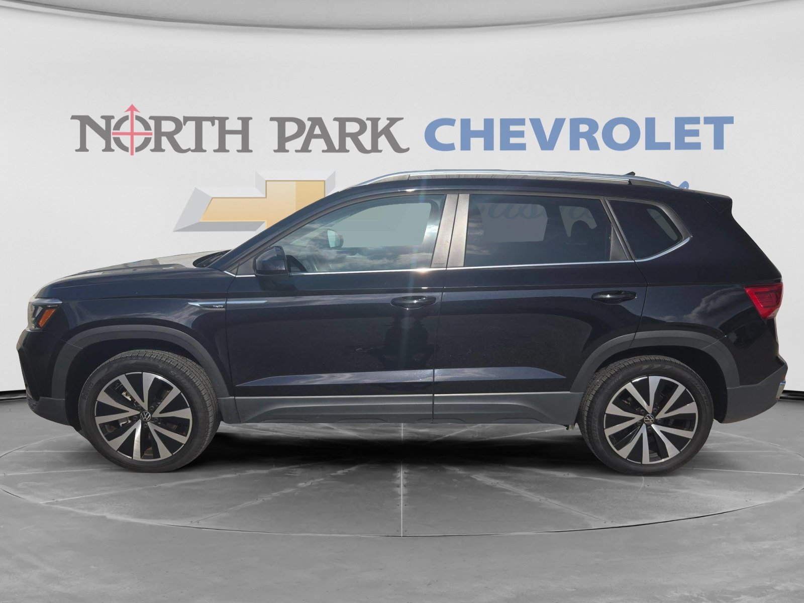 Used 2022 Volkswagen Taos SE AWD/4WD image 6