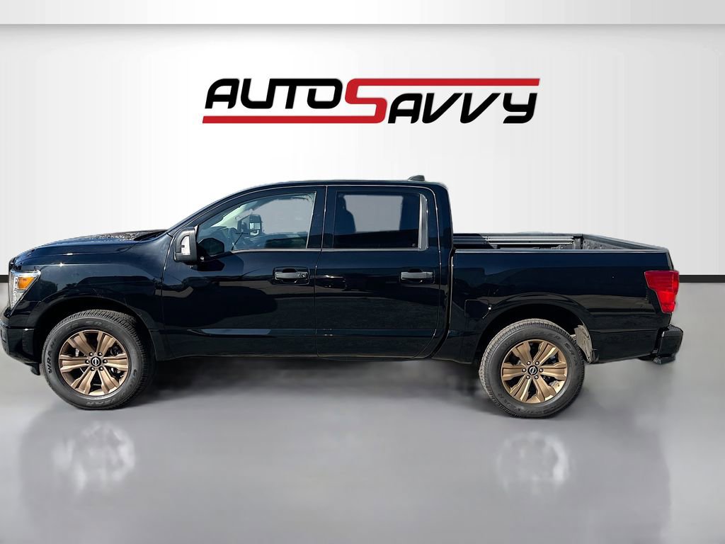 Used 2024 Nissan Titan SV w/ SV Convenience Package image 4