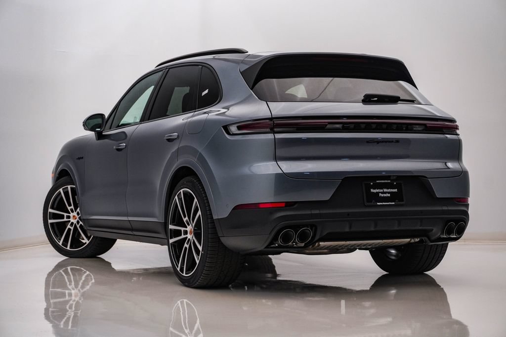 New 2026 Porsche Cayenne S AWD/4WD image 3