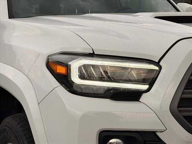Used 2023 Toyota Tacoma TRD Sport w/ Technology Package image 5