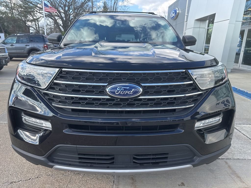 Certified 2022 Ford Explorer XLT w/ Equipment Group 202A AWD/4WD image 35
