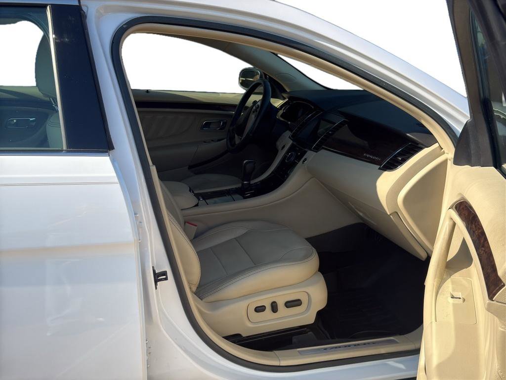 Used 2018 Ford Taurus Limited image 7