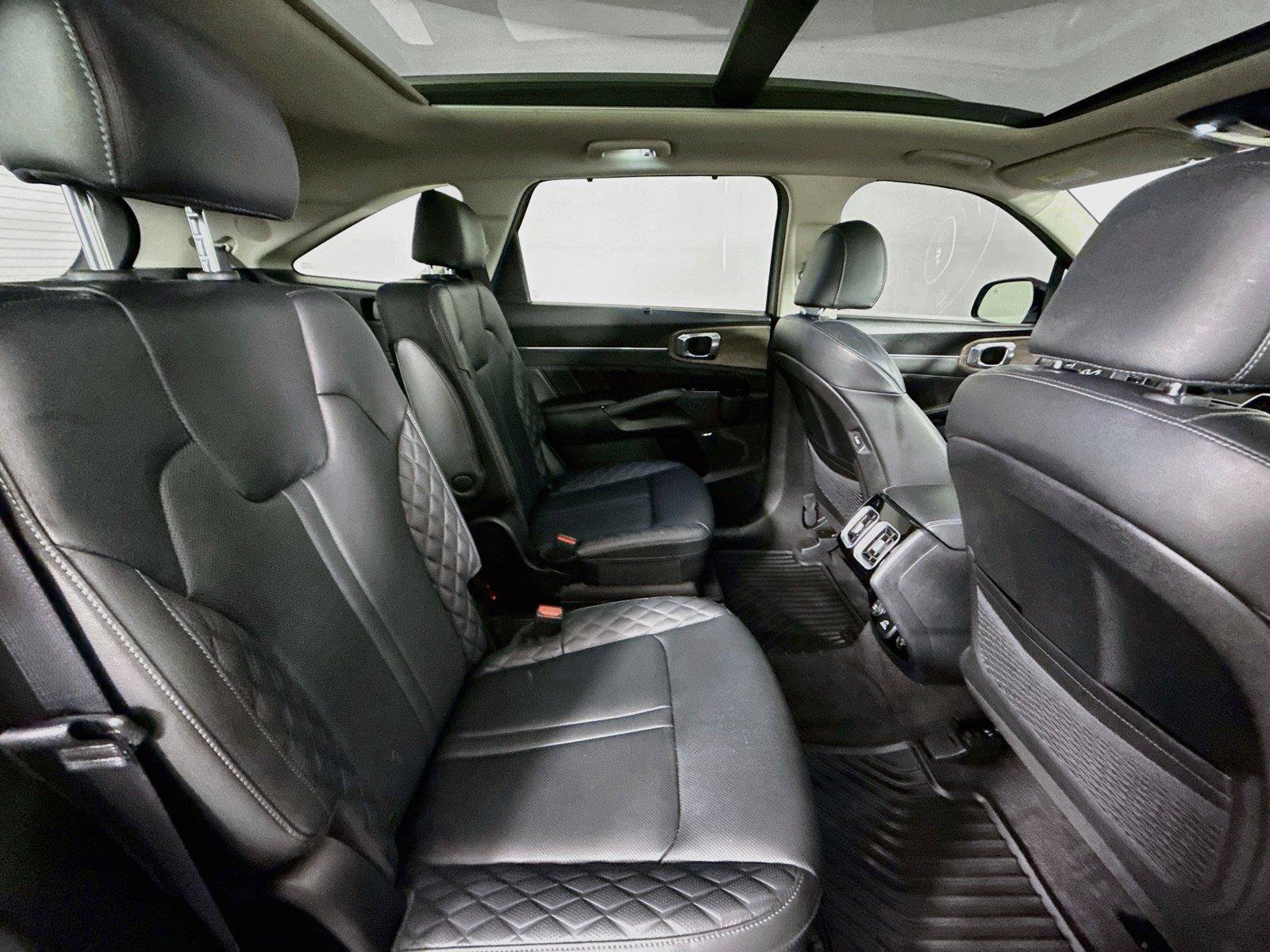 Used 2023 Kia Sorento SX Prestige AWD/4WD image 44