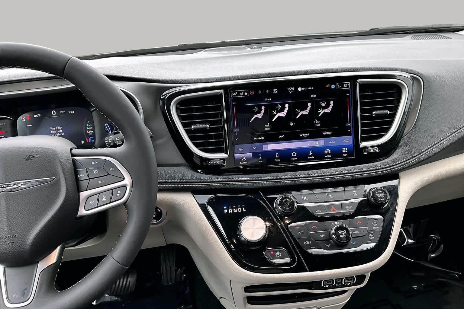 Used 2024 Chrysler Pacifica Limited FWD image 7
