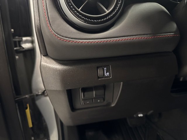 Used 2024 Chevrolet Colorado Z71 image 17