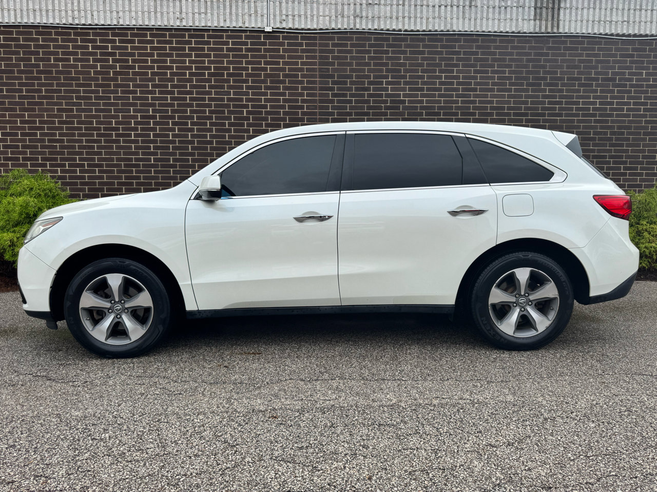 Used 2016 Acura MDX SH-AWD image 2