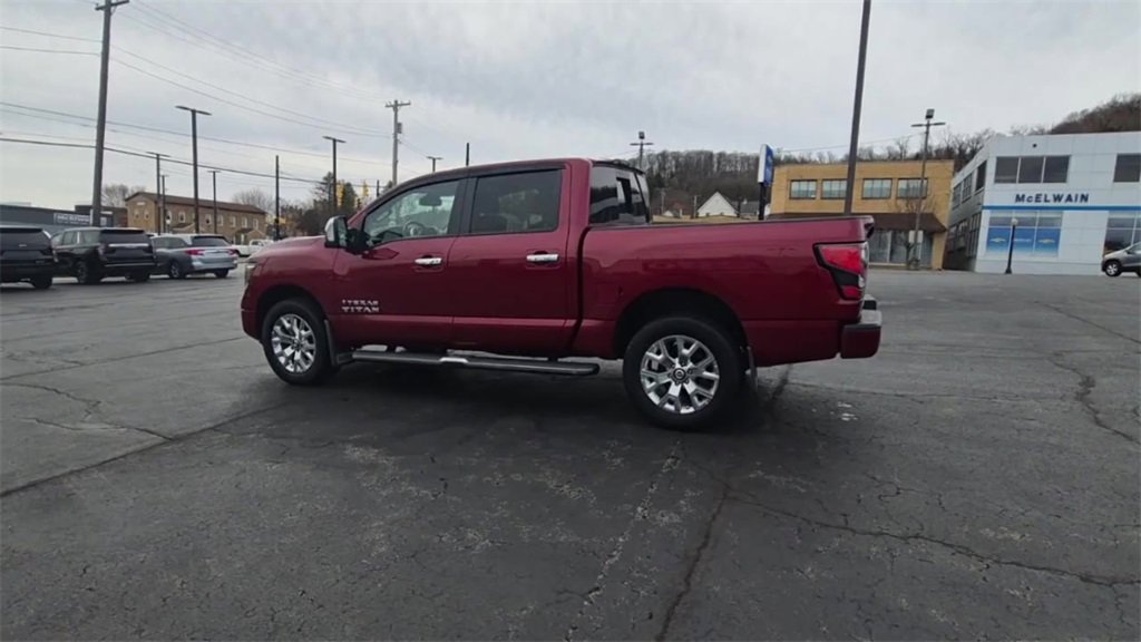 Used 2021 Nissan Titan SL w/ Moonroof Package image 7