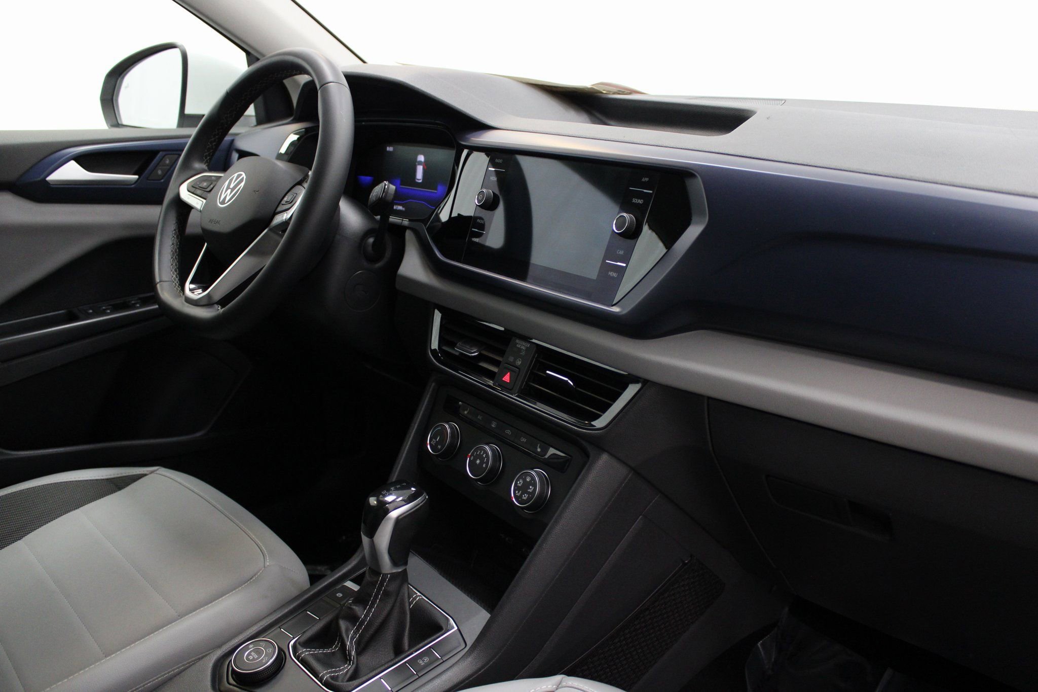 Used 2022 Volkswagen Taos SE image 31