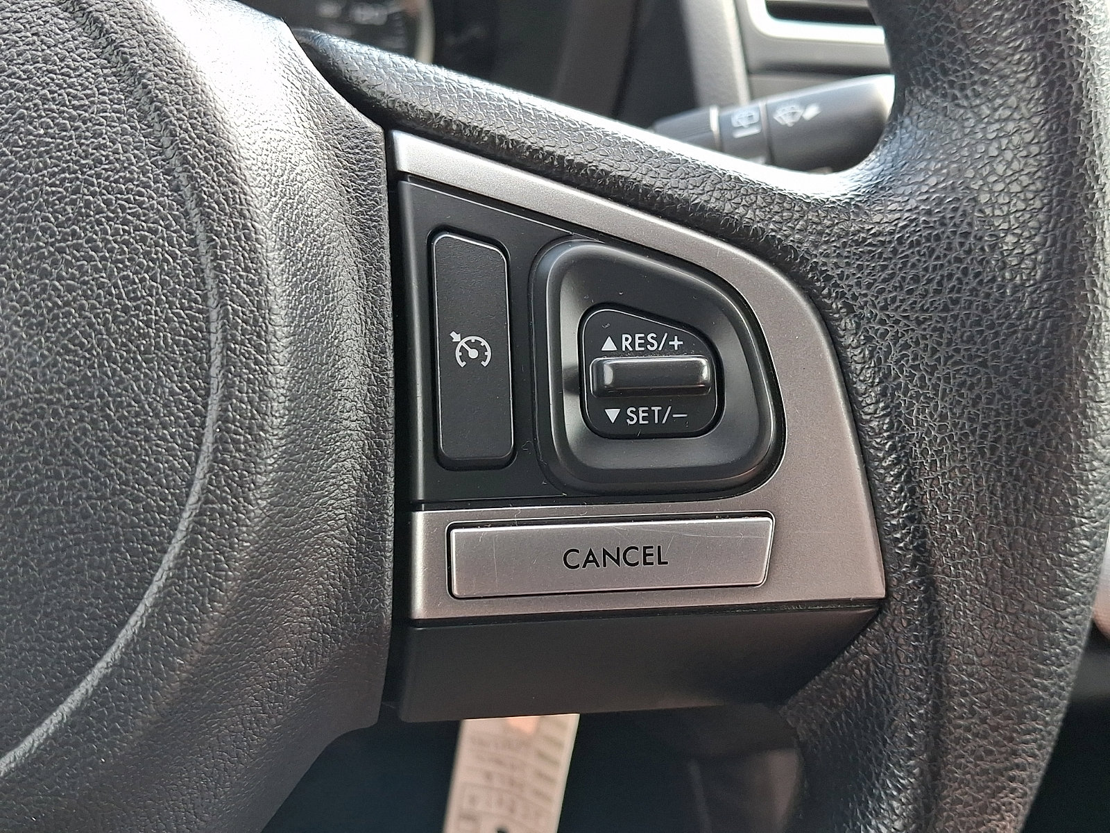 Used 2016 Subaru Crosstrek 2.0i AWD/4WD image 24