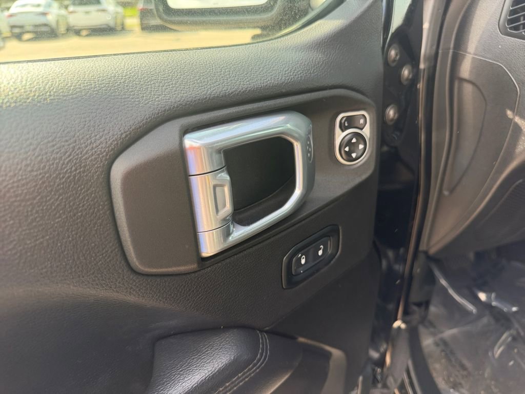 Used 2021 Jeep Wrangler Unlimited Sahara image 11