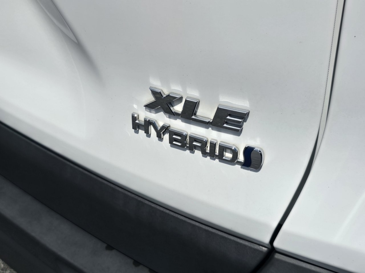 Certified 2023 Toyota RAV4 XLE w/ XLE Grade Weather Package AWD/4WD image 17