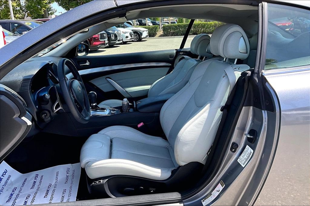 Used 2010 INFINITI G37 Convertible w/ Premium Pkg RWD image 14
