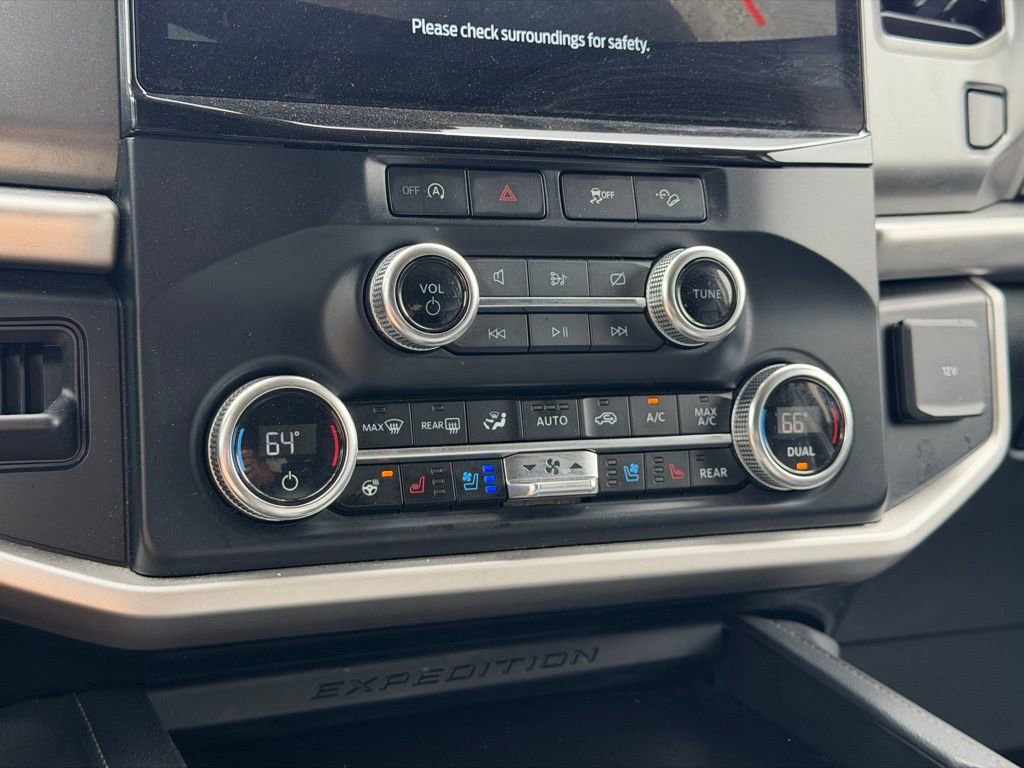 Used 2024 Ford Expedition Max XLT image 25
