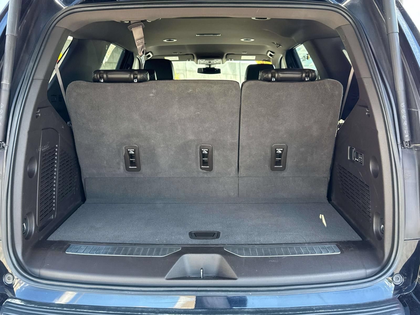 Used 2022 GMC Yukon Denali AWD/4WD image 14