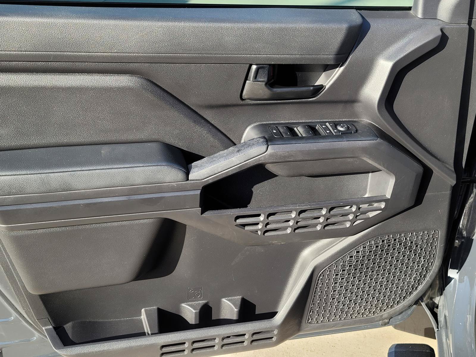 Used 2024 Toyota Tacoma SR RWD image 4