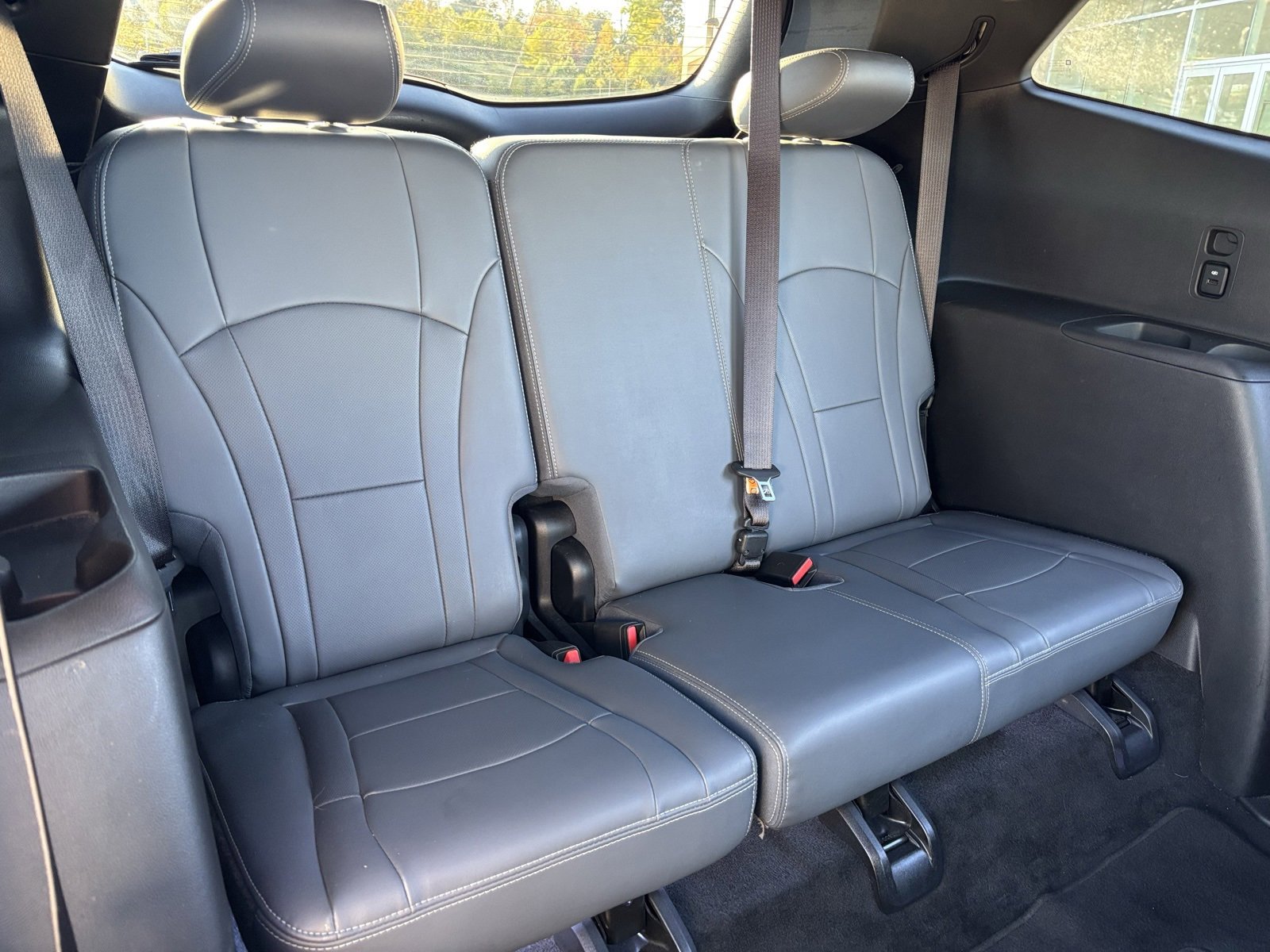 Used 2023 Buick Enclave Essence image 16