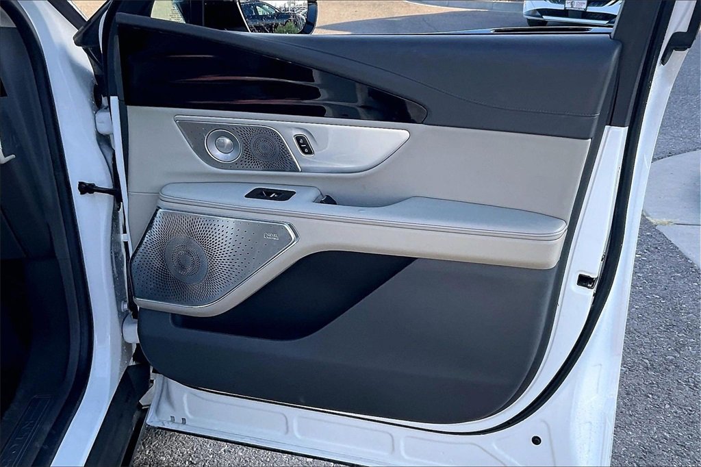 Used 2024 Lincoln Nautilus Reserve w/ Equipment Group 203A image 22