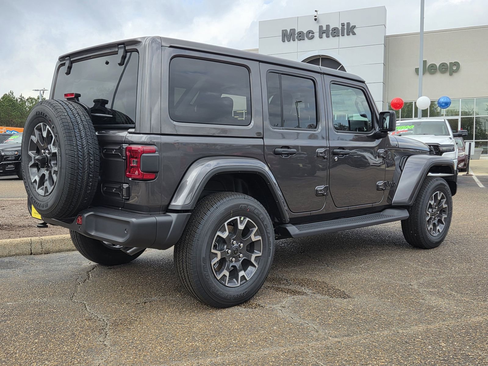 New 2026 Jeep Wrangler Unlimited Sahara AWD/4WD image 4