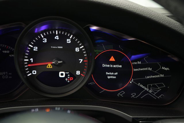 Used 2023 Porsche Cayenne Platinum Edition image 36