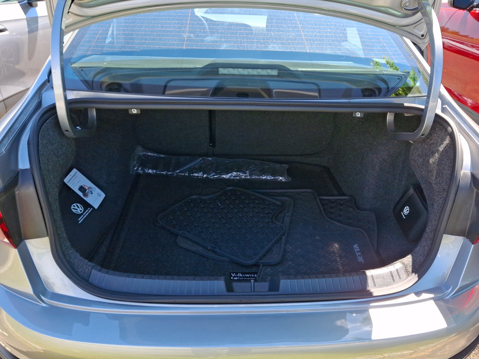 Certified 2022 Volkswagen Jetta Sport FWD image 28