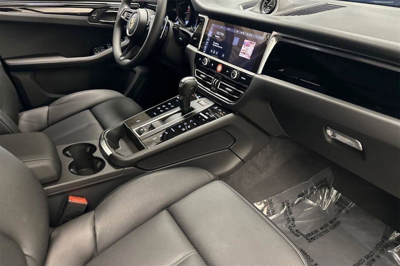 New 2025 Porsche Macan image 97
