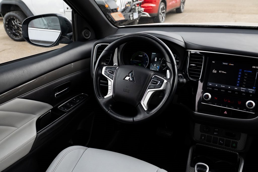 Used 2022 Mitsubishi Outlander LE image 9