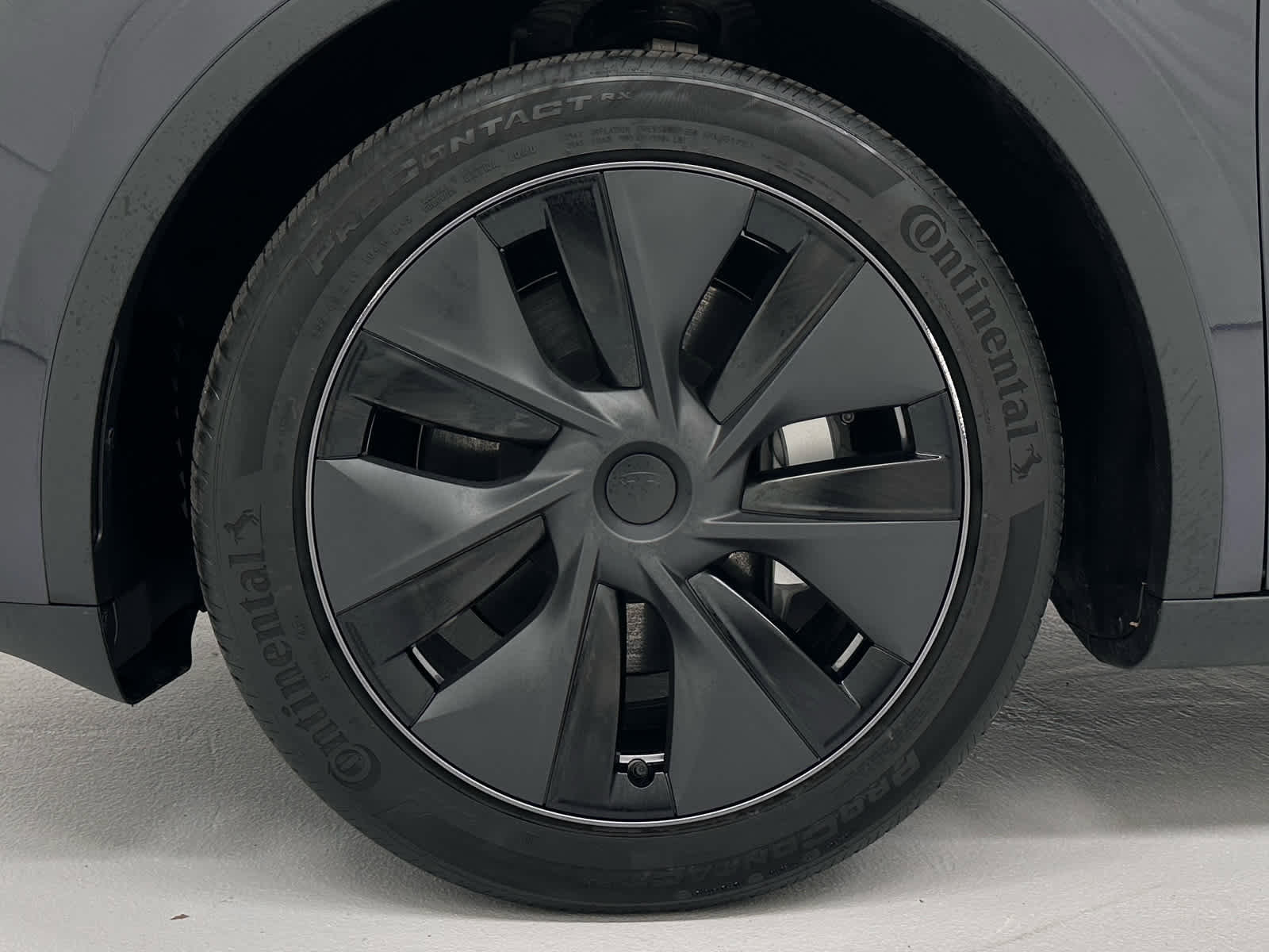 Used 2025 Tesla Model Y Long Range image 9