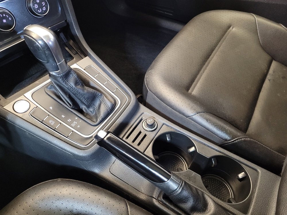 Used 2019 Volkswagen Golf SE image 26