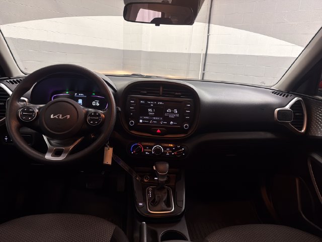 Certified 2024 Kia Soul LX w/ LX Technology Package FWD image 14