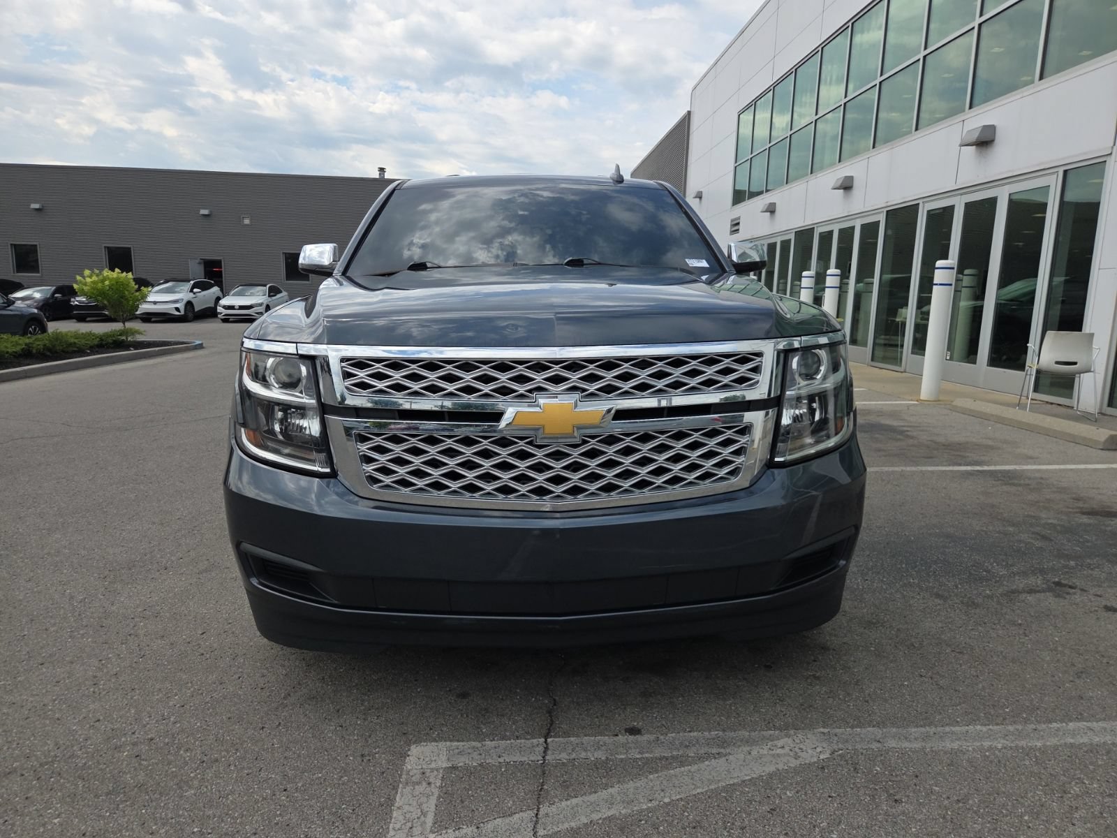 Used 2019 Chevrolet Suburban LS w/ All-Season Package AWD/4WD image 4