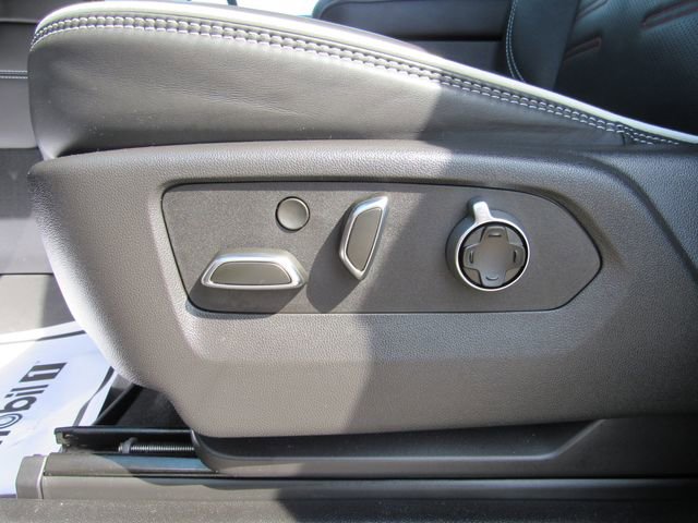 Used 2025 GMC Yukon XL AT4 Ultimate image 16