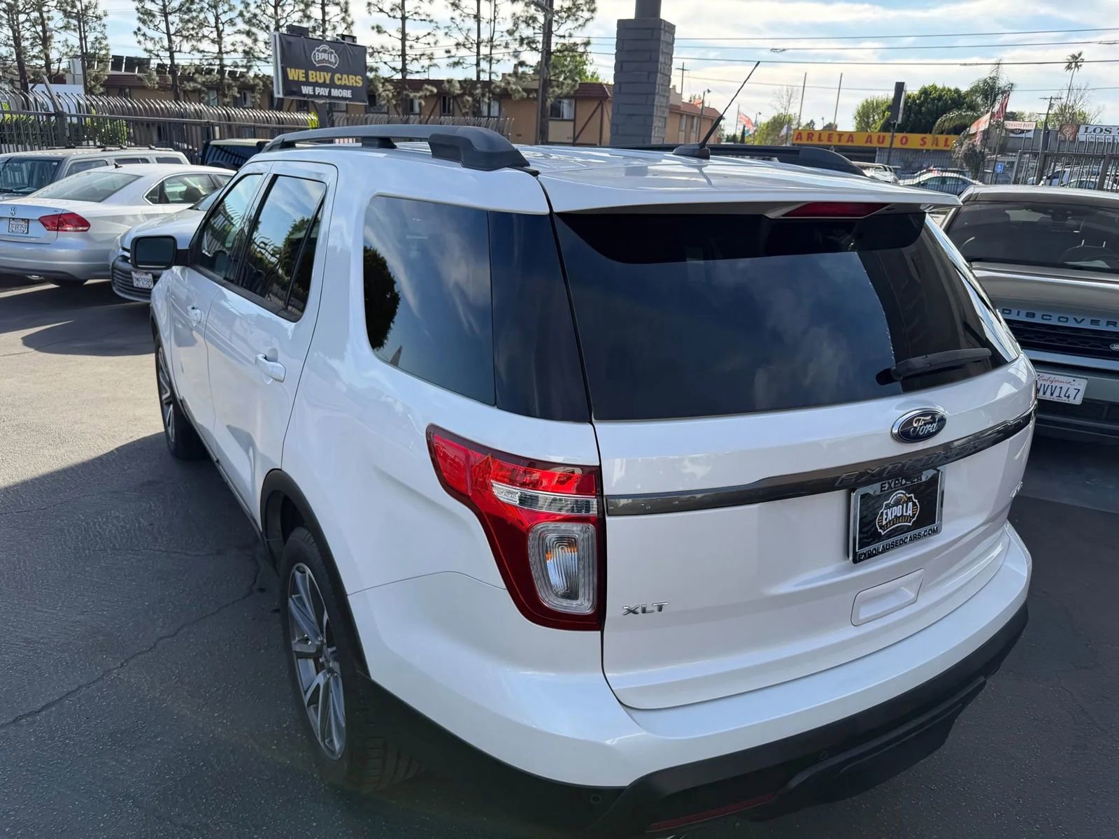 Used 2015 Ford Explorer XLT w/ Equipment Group 202A AWD/4WD image 21