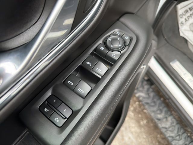 Used 2023 Chevrolet Tahoe Z71 w/ Luxury Package image 24