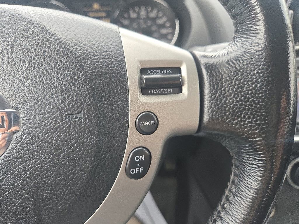 Used 2012 Nissan Rogue SL AWD/4WD image 16
