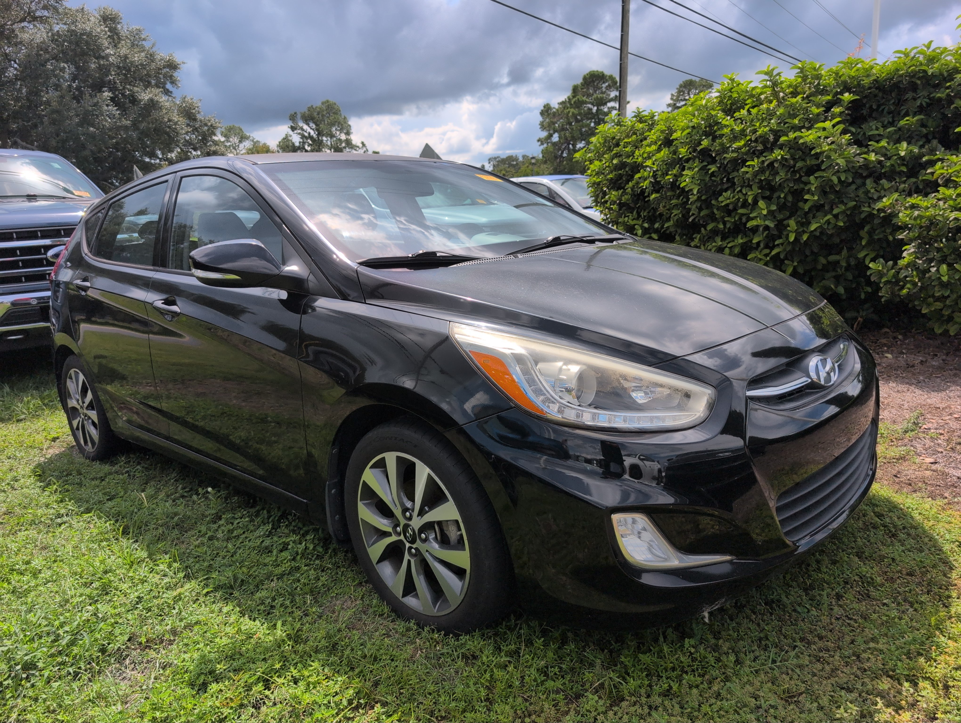 Used 2015 Hyundai Accent Sport FWD image 1