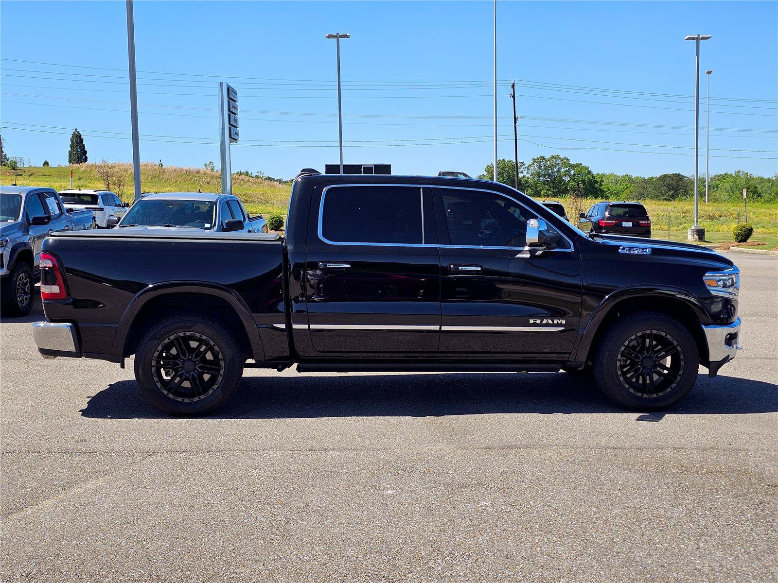 Used 2019 RAM 1500 Limited AWD/4WD image 8