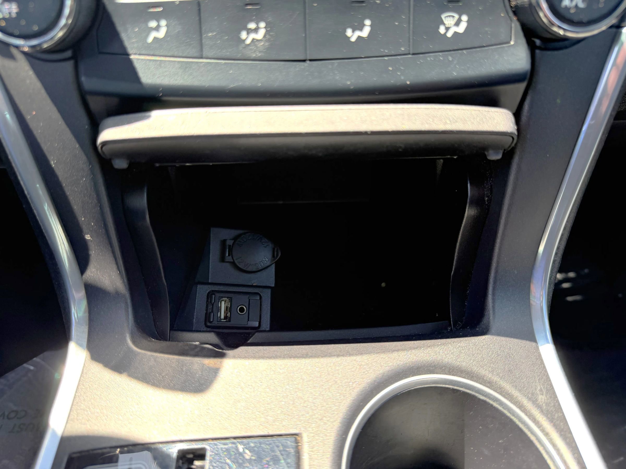 Used 2015 Toyota Camry SE FWD image 27