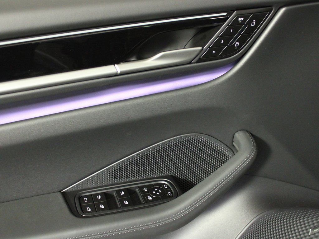 Certified 2025 Porsche Macan 4 Electric image 16