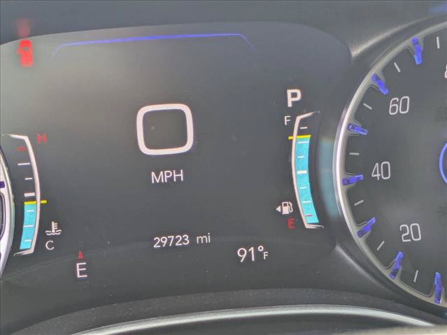 Used 2023 Chrysler Pacifica Touring-L FWD image 10