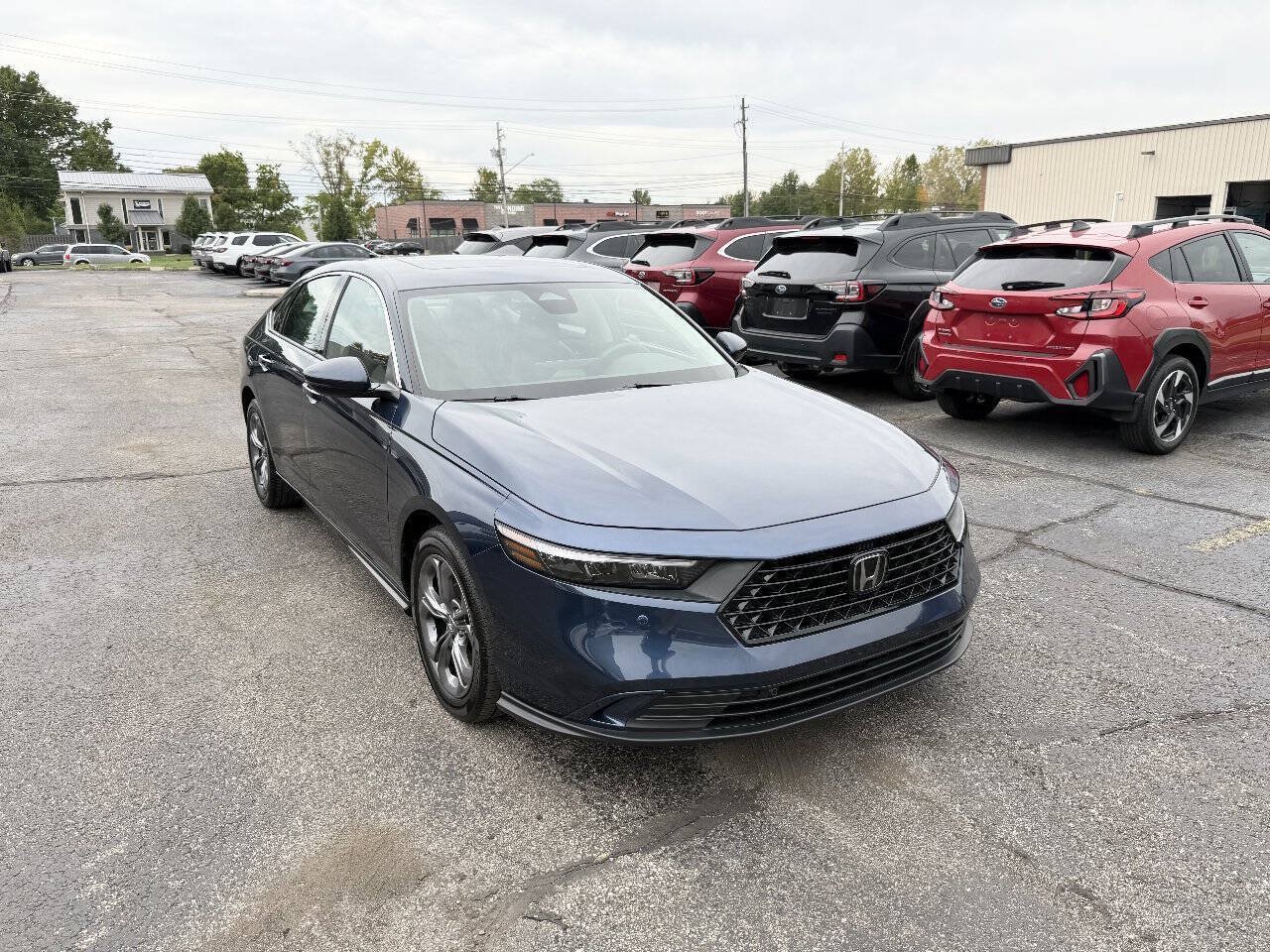 Used 2025 Honda Accord EX-L image 3
